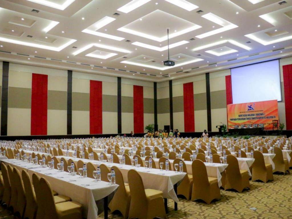 Dalton Hotel Макасар Экстерьер фото