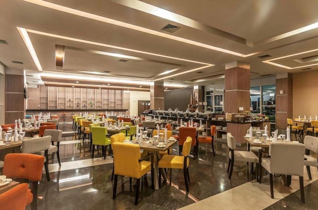 Dalton Hotel Макасар Экстерьер фото